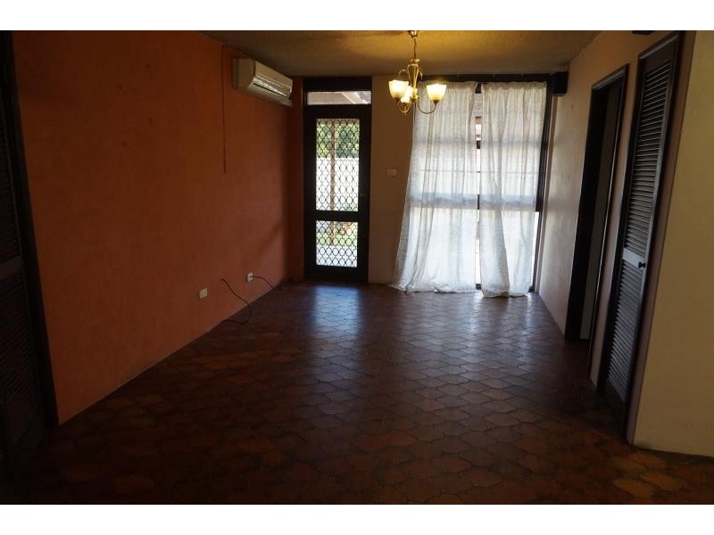 2 Kalimna Street, Moorebank NSW 2170