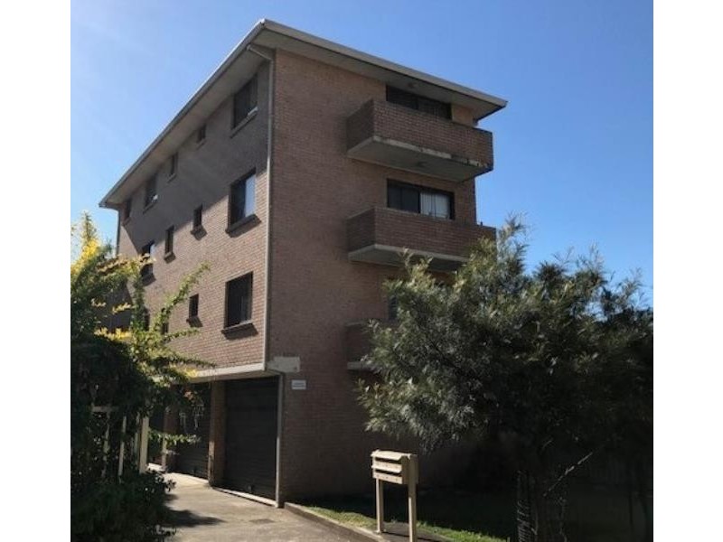 2/15 Lachlan Street, Liverpool NSW 2170