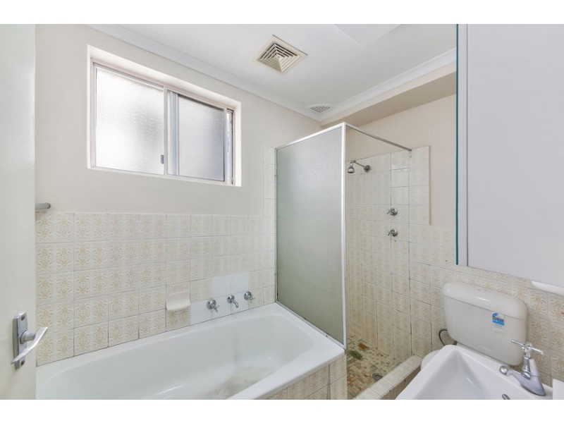8/5-7 Mill Rd, Liverpool NSW 2170