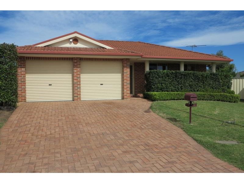 8 Marin Place, Prestons NSW 2170