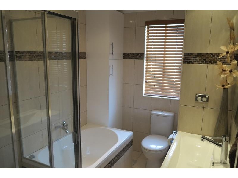 8 Marin Place, Prestons NSW 2170
