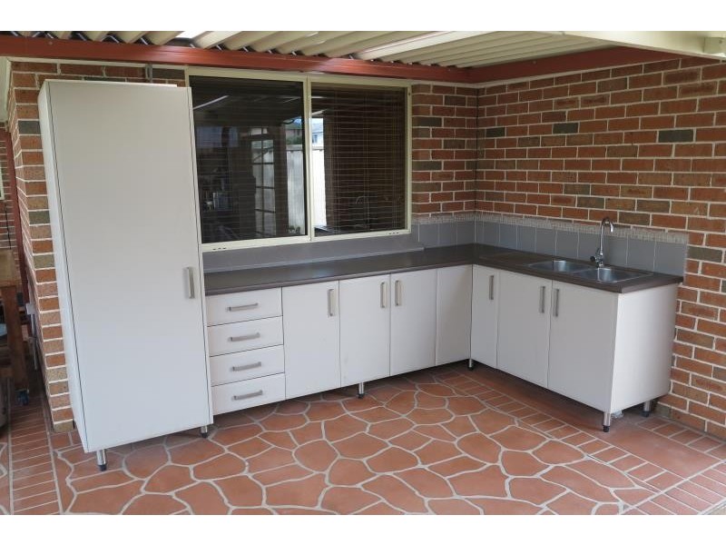 8 Marin Place, Prestons NSW 2170