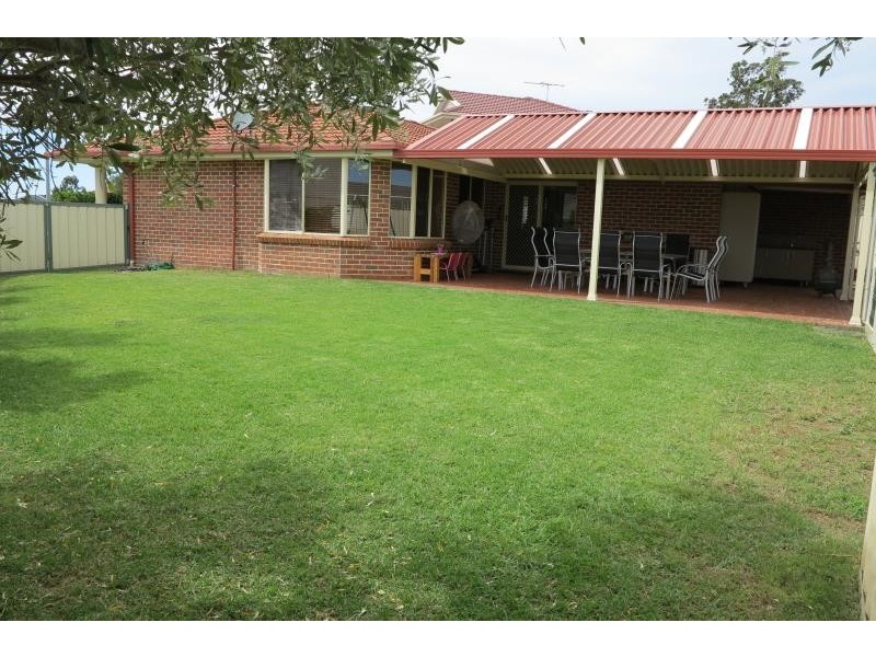 8 Marin Place, Prestons NSW 2170