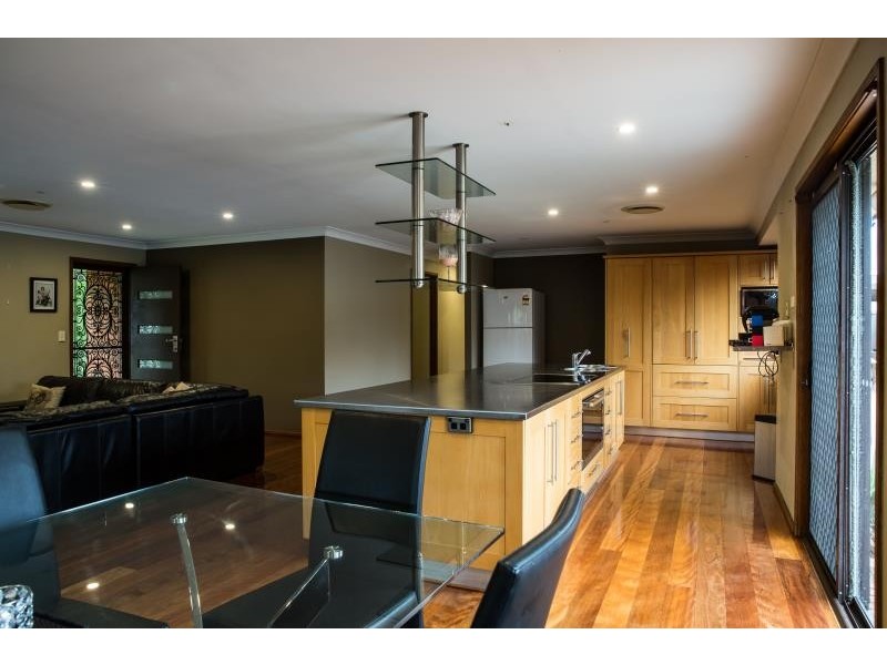 1 Orlando Pl, Edensor Park NSW 2176