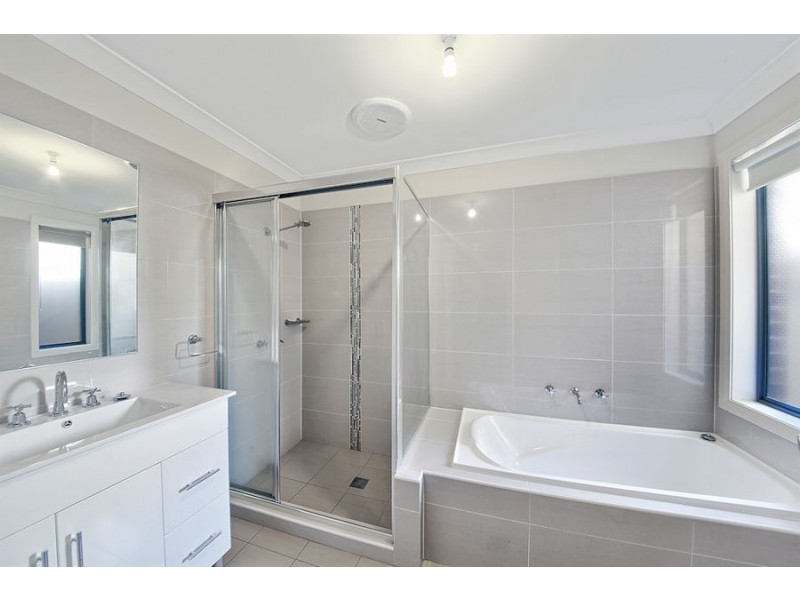 22 Bird Walton Ave, Middleton Grange NSW 2171