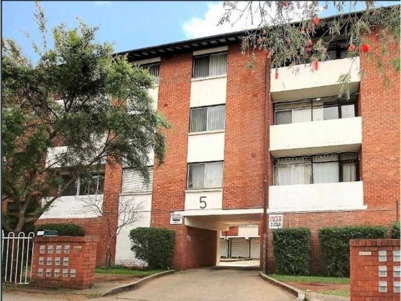 20/5 Lachlan Street, Warwick Farm NSW 2170
