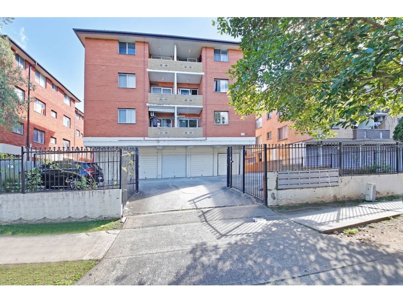 2/41 Speed St, Liverpool NSW 2170