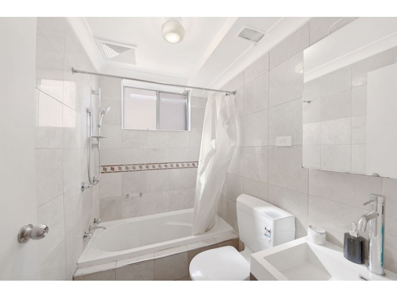 2/41 Speed St, Liverpool NSW 2170