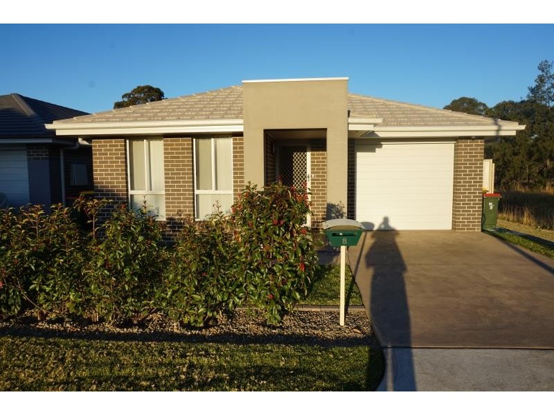 8 Leeton, Hinchinbrook NSW 2168