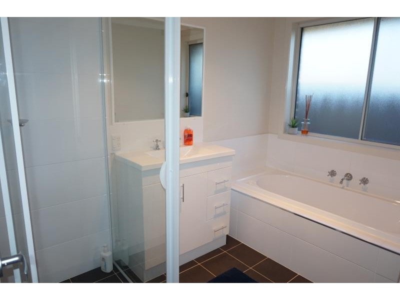 8 Leeton, Hinchinbrook NSW 2168