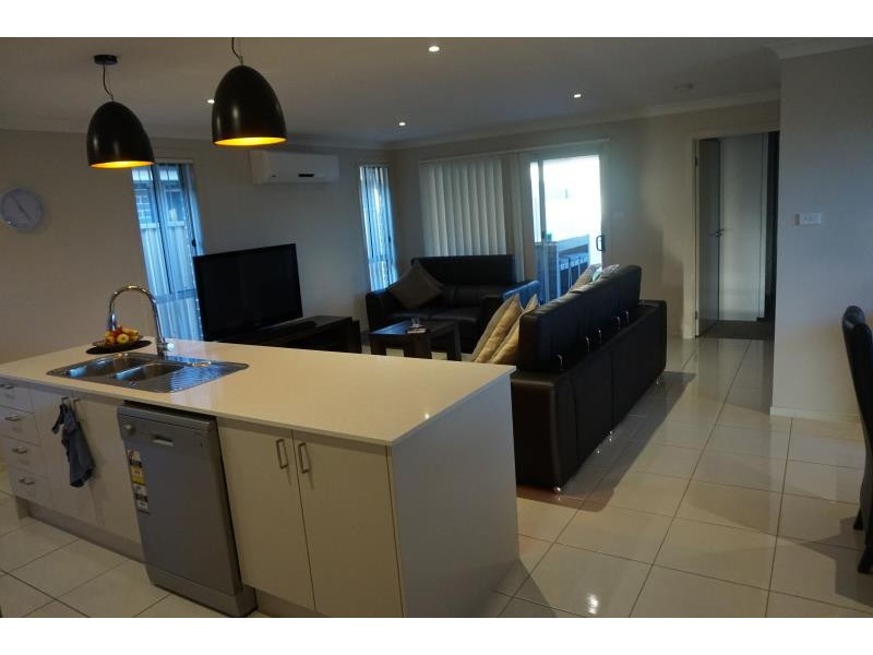 8 Leeton, Hinchinbrook NSW 2168