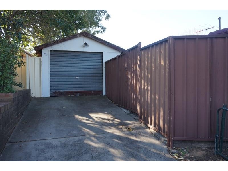8 Banks Road, Busby NSW 2168
