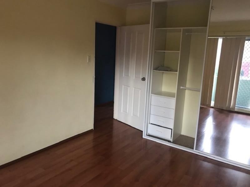 4/12 DRUMMOND ST, Warwick Farm NSW 2170