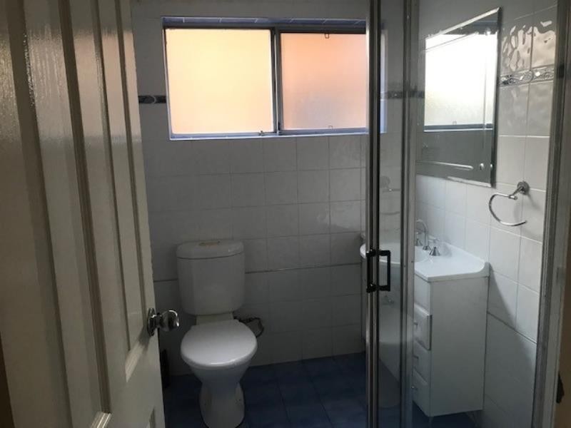 4/12 DRUMMOND ST, Warwick Farm NSW 2170