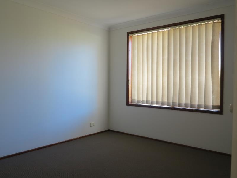 8 Clarendon Court, Wattle Grove NSW 2173