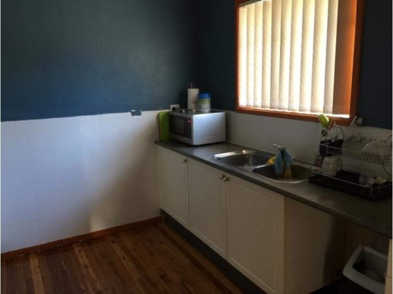 18 Aero Road, Ingleburn NSW 2565