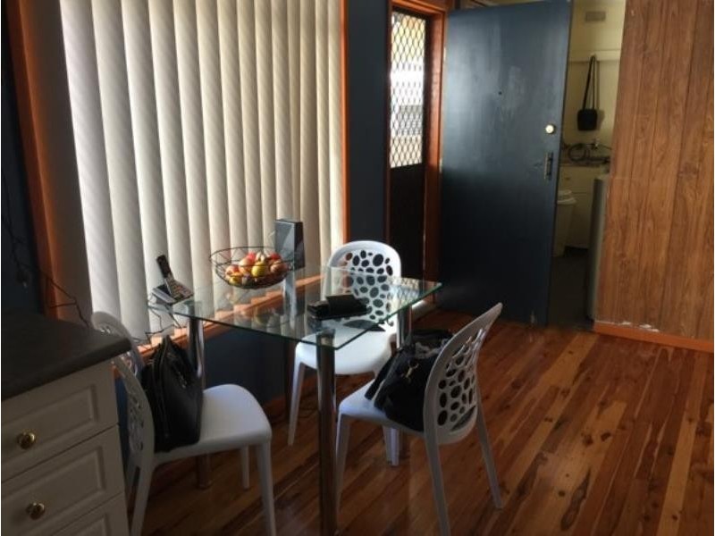 18 Aero Road, Ingleburn NSW 2565