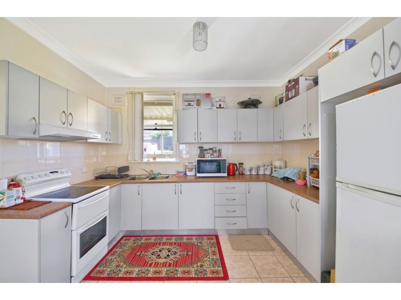 10 Gruner Pl, Mount Pritchard NSW 2170