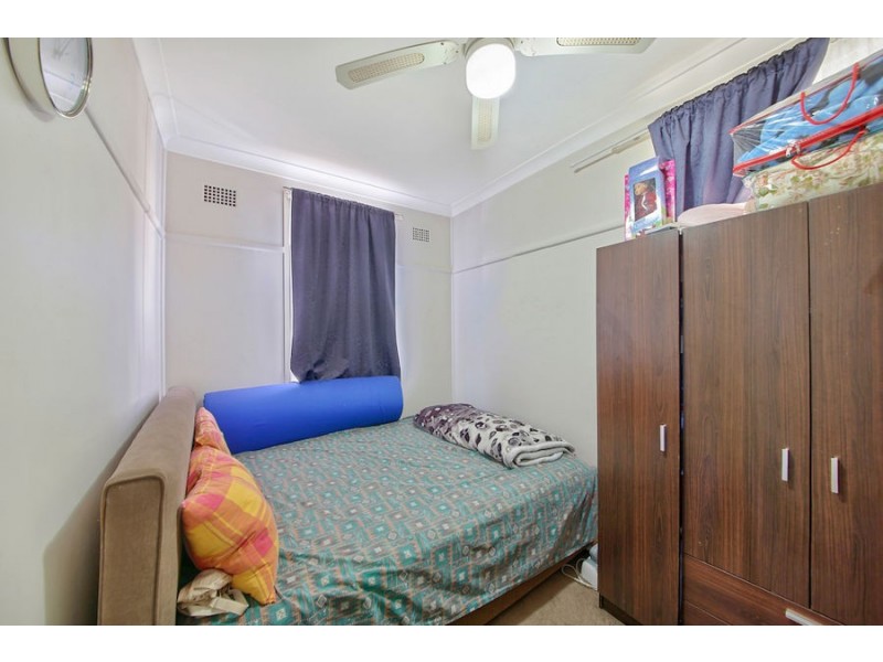 10 Gruner Pl, Mount Pritchard NSW 2170