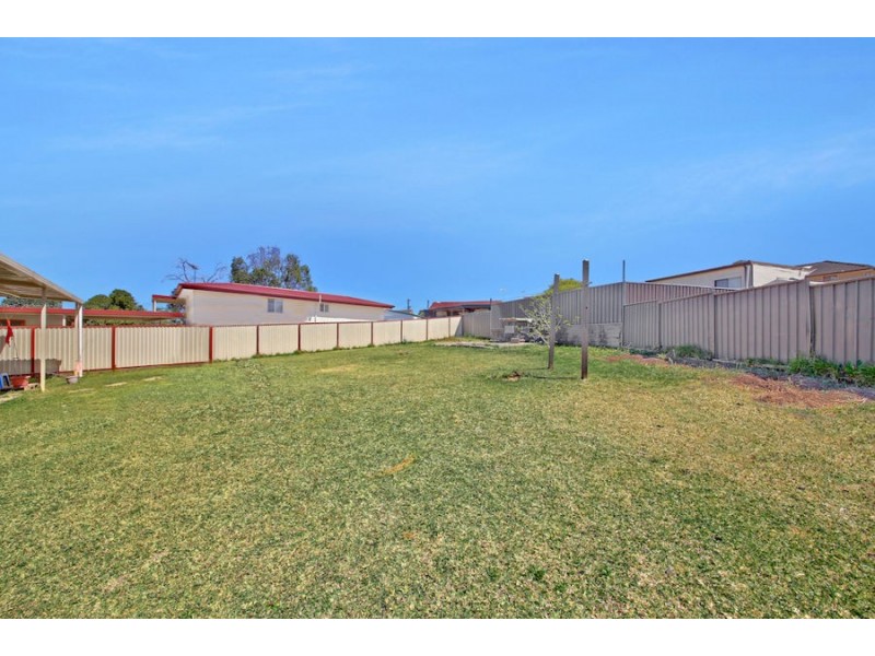 10 Gruner Pl, Mount Pritchard NSW 2170