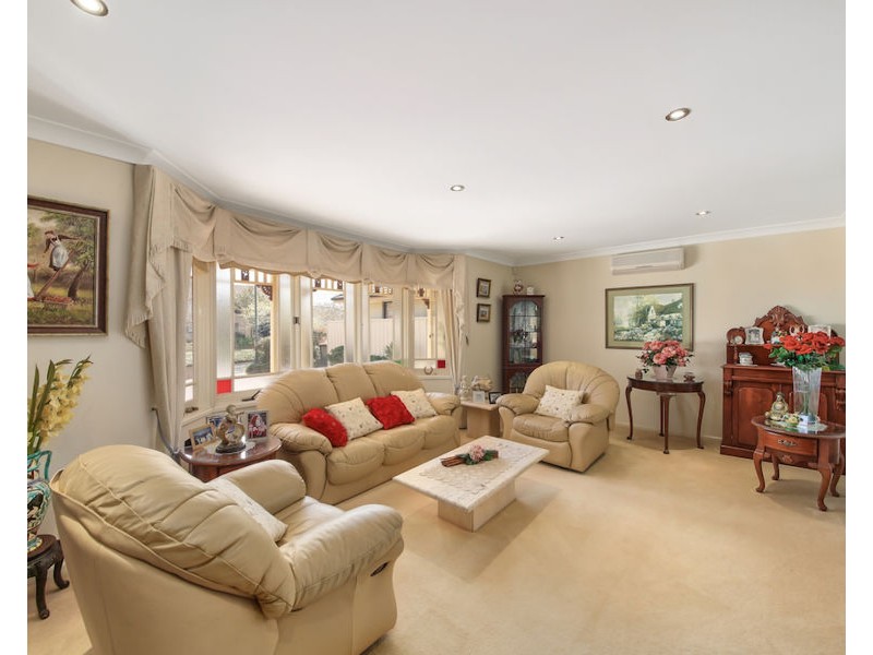 8 Kensington Dr, Harrington Park NSW 2567