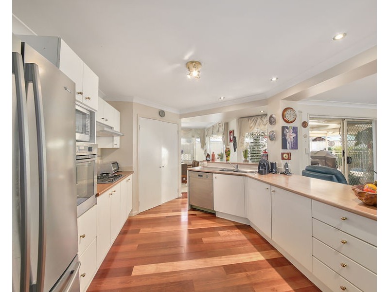 8 Kensington Dr, Harrington Park NSW 2567