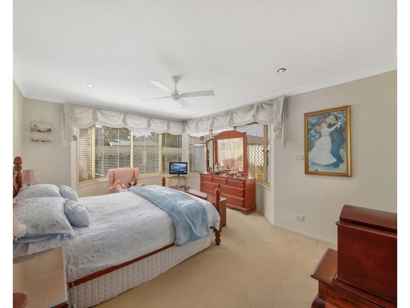 8 Kensington Dr, Harrington Park NSW 2567