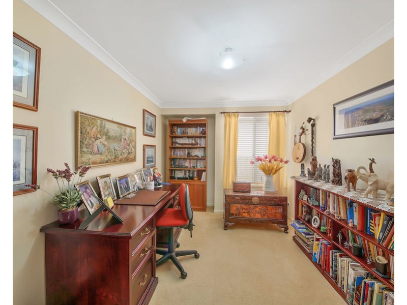 8 Kensington Dr, Harrington Park NSW 2567