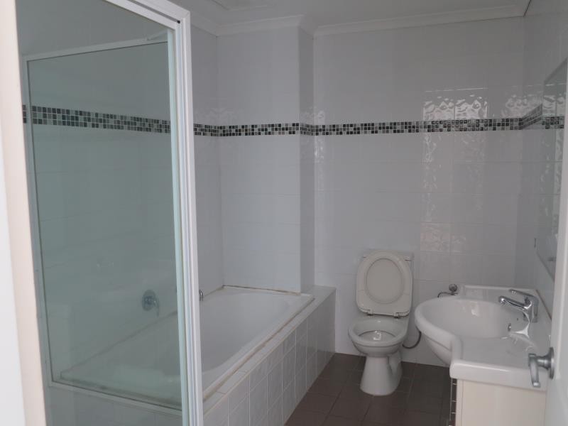 15/2 CASTLEREAGH ST, Liverpool NSW 2170