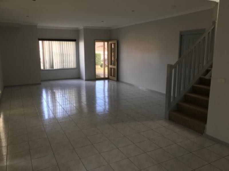 20 Blackburn Avenue, West Hoxton NSW 2171