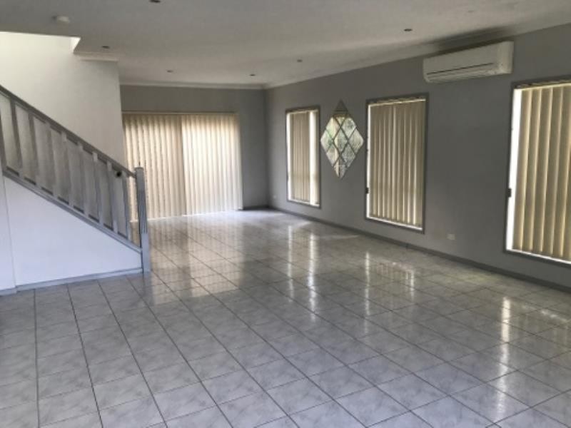 20 Blackburn Avenue, West Hoxton NSW 2171