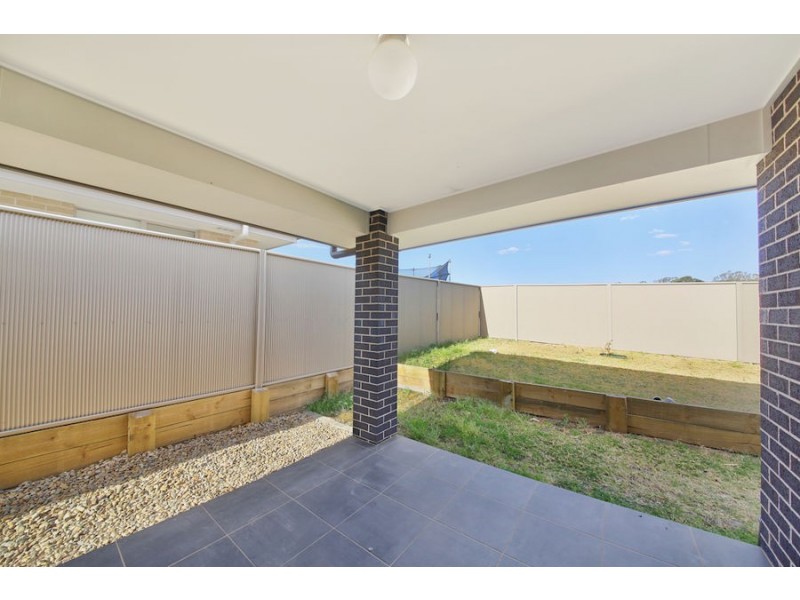 32 Pekin St, Spring Farm NSW 2570