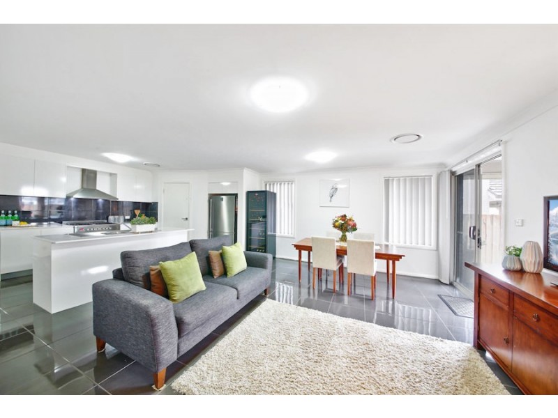 52 Kingsbury Rd, Edmondson Park NSW 2174