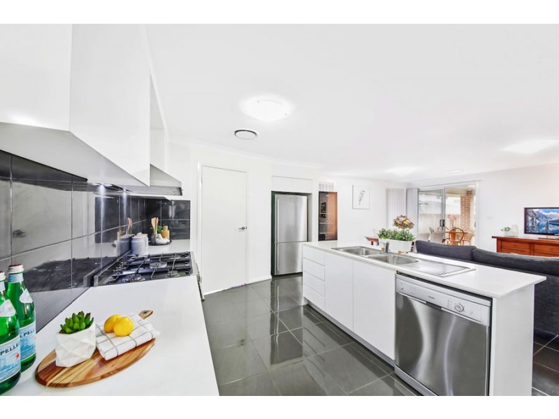 52 Kingsbury Rd, Edmondson Park NSW 2174