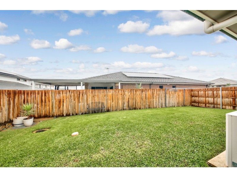 52 Kingsbury Rd, Edmondson Park NSW 2174