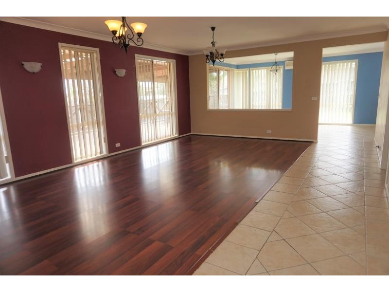 9 Mathinna Circuit, West Hoxton NSW 2171