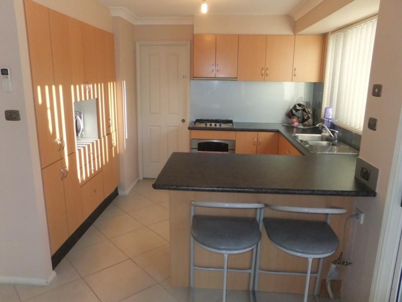 10 BUNDANOON ROAD, Prestons NSW 2170