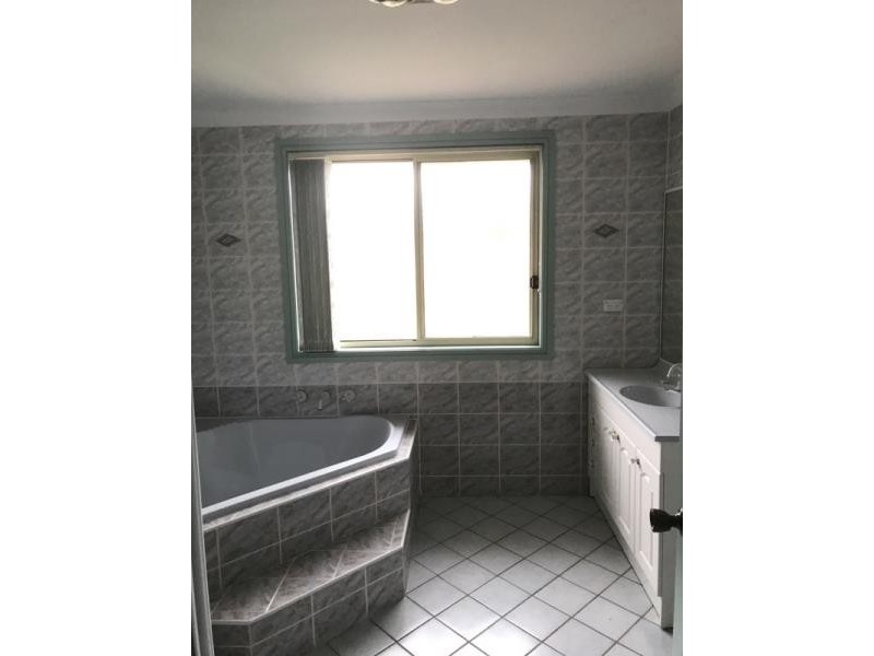 4B Medich Place, Bringelly NSW 2556