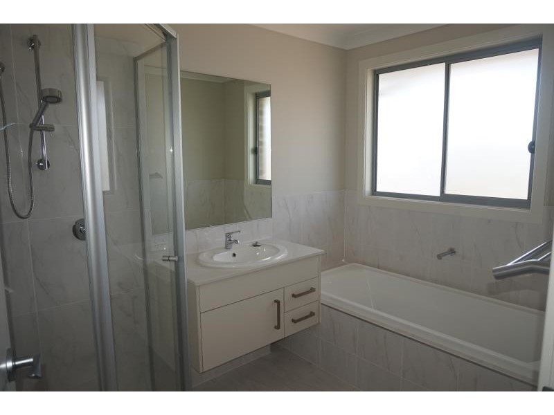 34 Dardenelles Rd, Edmondson Park NSW 2174