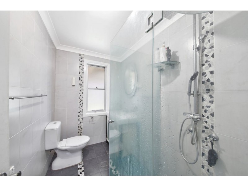 6 Leo Ave, Lurnea NSW 2170