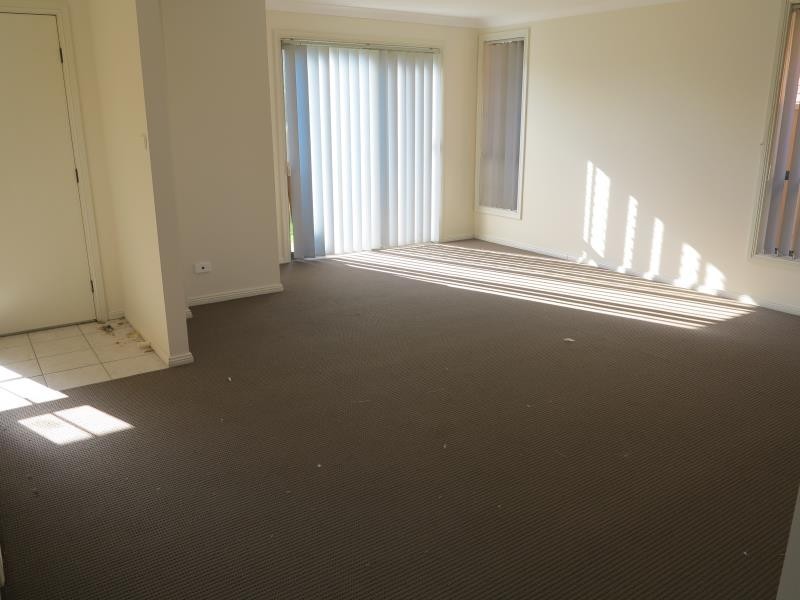 2b Glenalvon Pl, West Hoxton NSW 2171