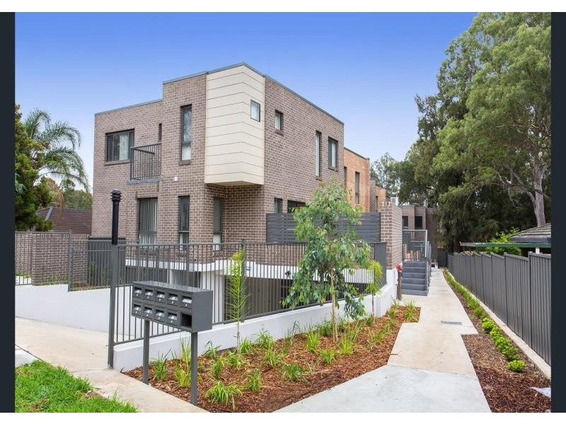 4/12 Freda Pl, Hammondville NSW 2170