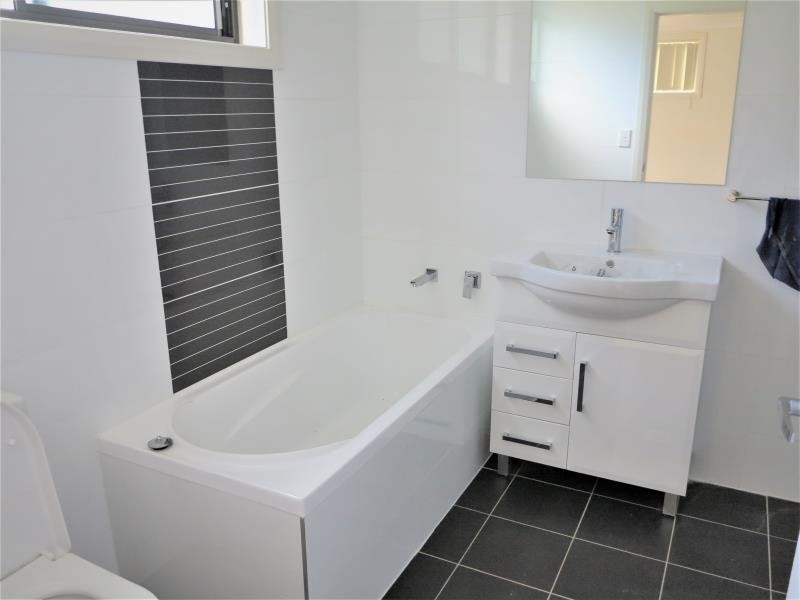 4/12 Freda Pl, Hammondville NSW 2170