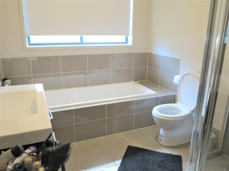 9 Changsha Rd, Edmondson Park NSW 2174