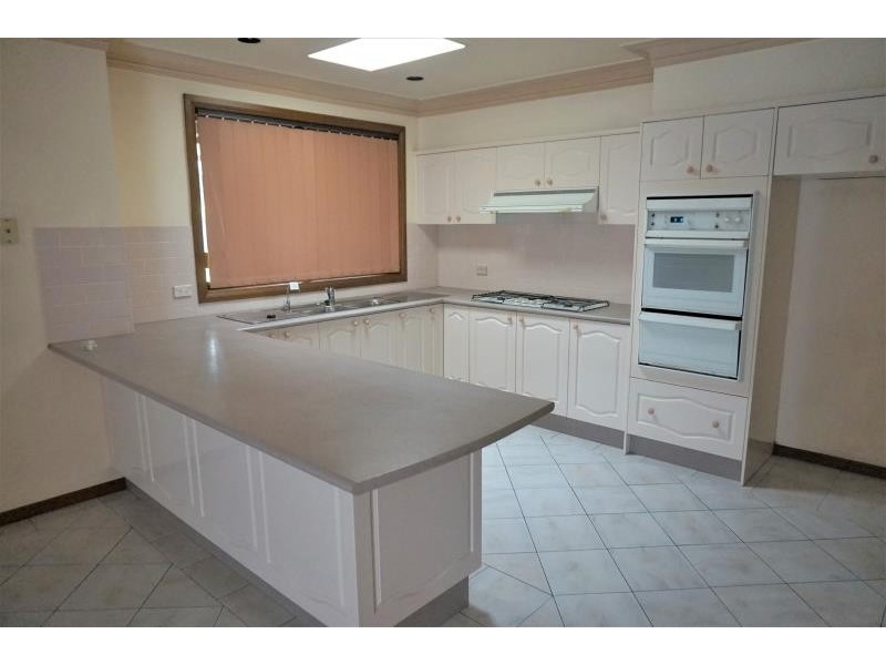 35 Simone Cres, Casula NSW 2170