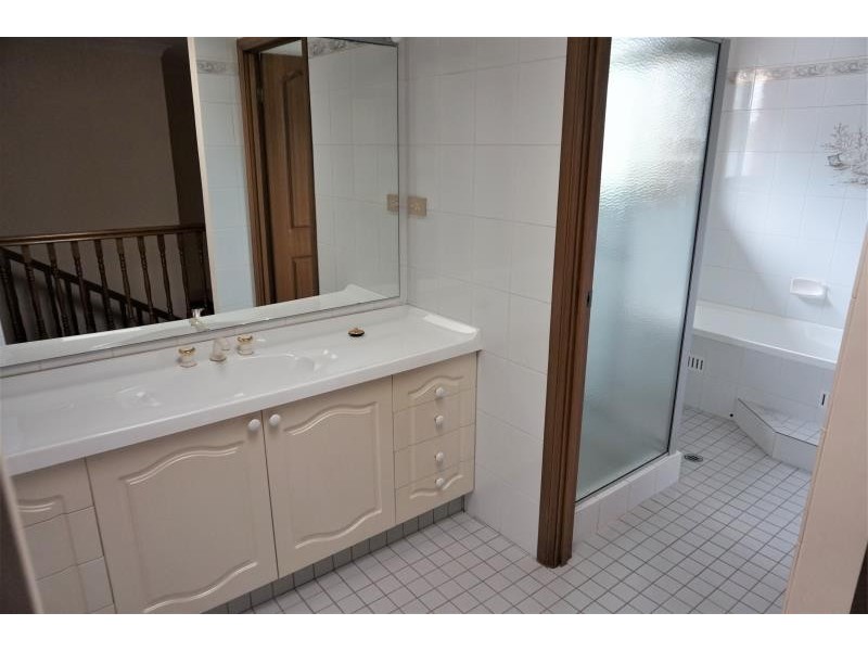 35 Simone Cres, Casula NSW 2170