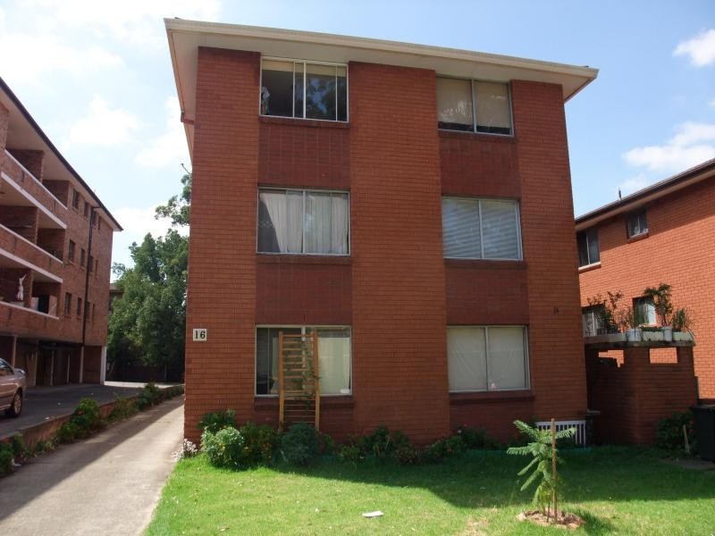 8/16 NAGLE ST, Liverpool NSW 2170