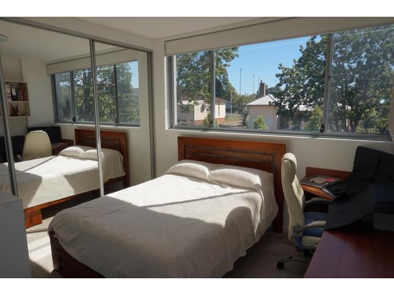 8/31-35 Chamberlain Street, Campbelltown NSW 2560