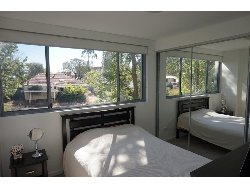 8/31-35 Chamberlain Street, Campbelltown NSW 2560