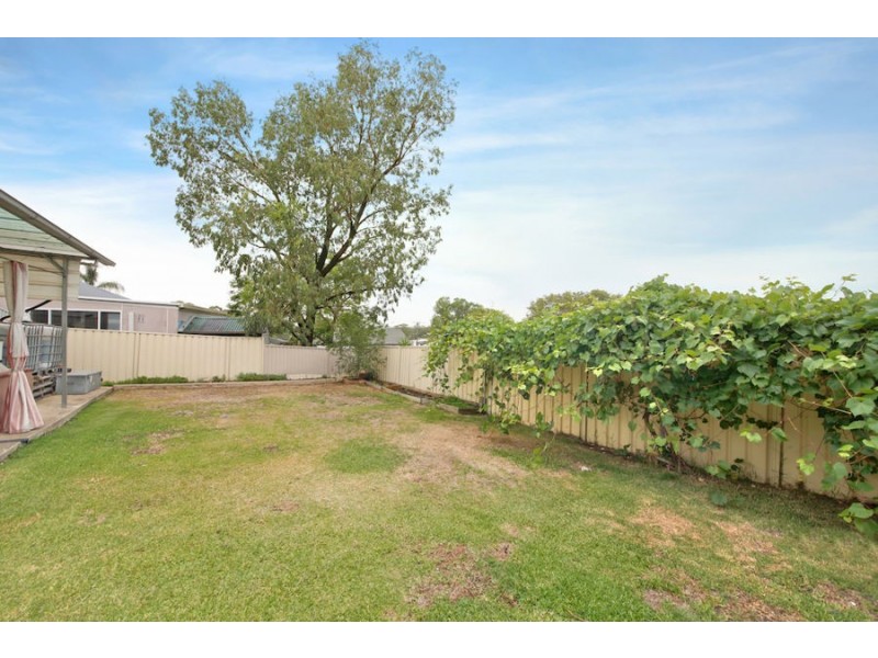 107 Heckenberg Ave, Sadleir NSW 2168